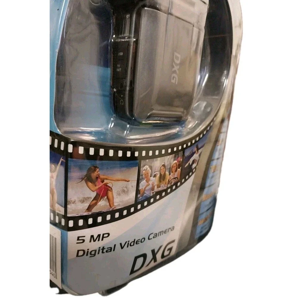 DXG Digital Camera DGX-565V Silver5 Megapixel Res: 720x480 / 2.4